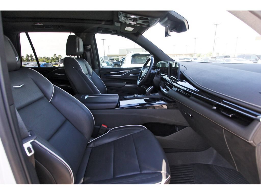 Used 2024 Cadillac Escalade Sport w/ LPO, ONYX Package AWD/4WD image 31