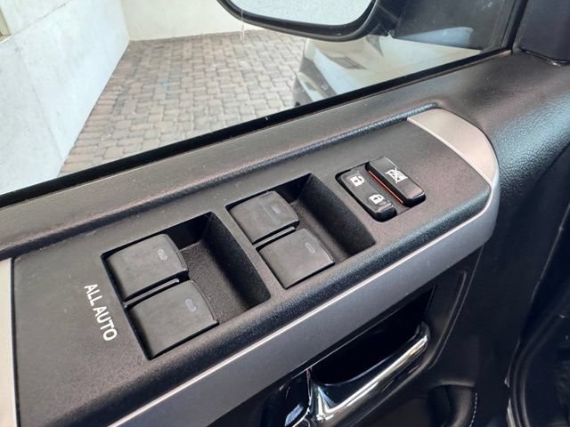Used 2019 Toyota 4Runner SR5 AWD/4WD image 11