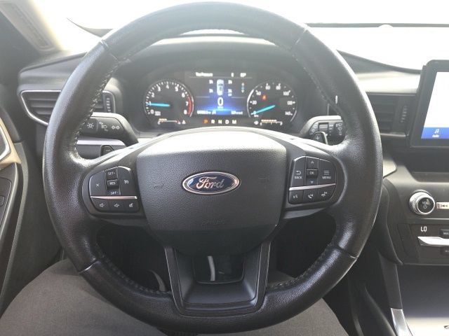 Certified 2020 Ford Explorer XLT w/ Equipment Group 202A AWD/4WD image 38