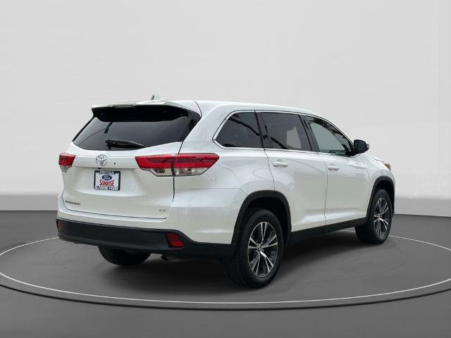 Used 2019 Toyota Highlander Plus FWD image 4