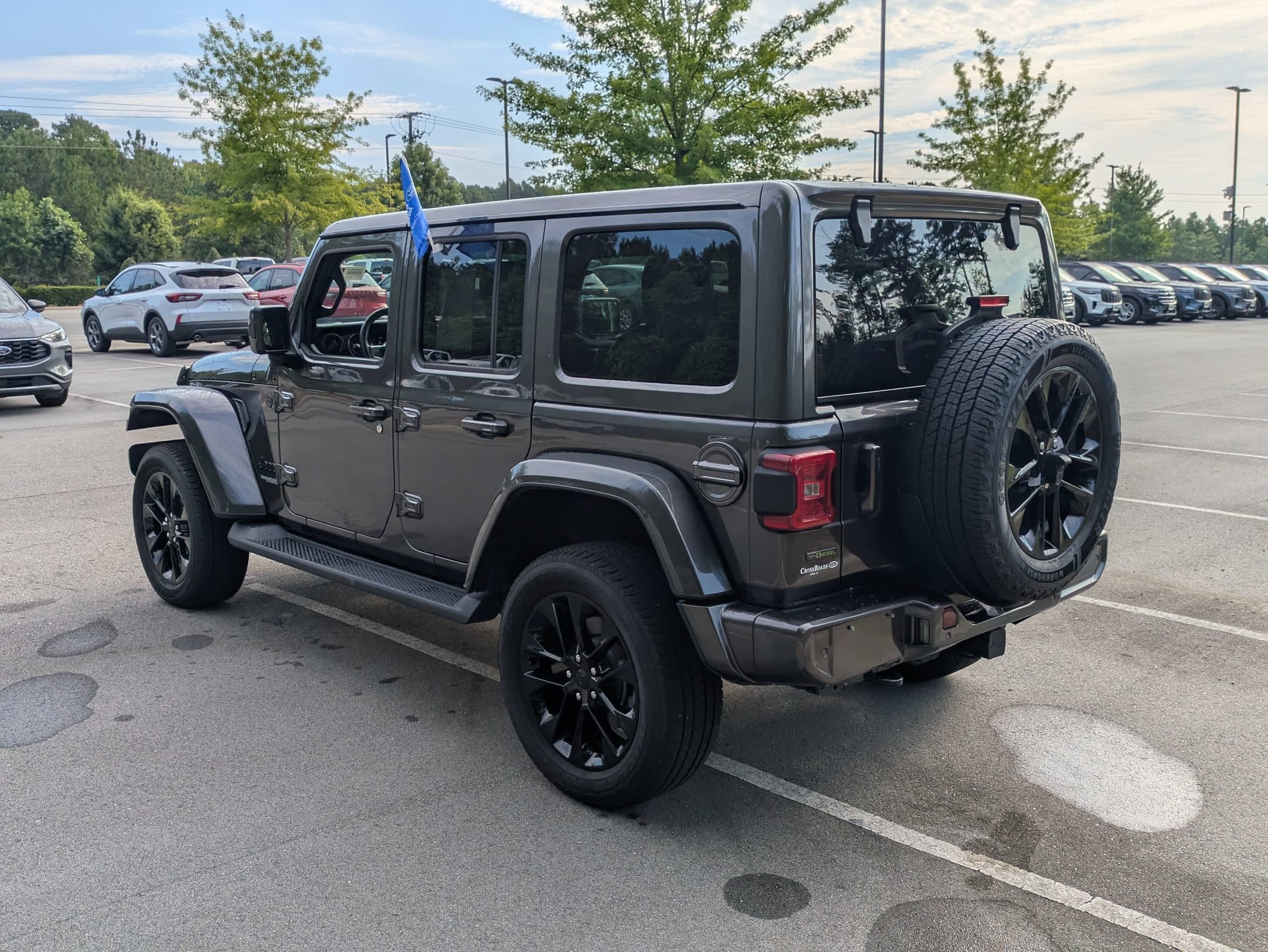 Used 2021 Jeep Wrangler Unlimited Sahara AWD/4WD image 6