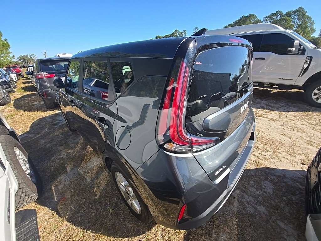 Used 2024 Kia Soul LX w/ Option Group 015 image 3