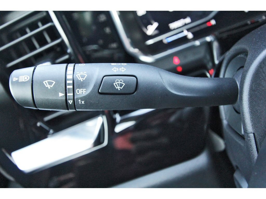 Used 2023 GMC Sierra 1500 SLT AWD/4WD image 16