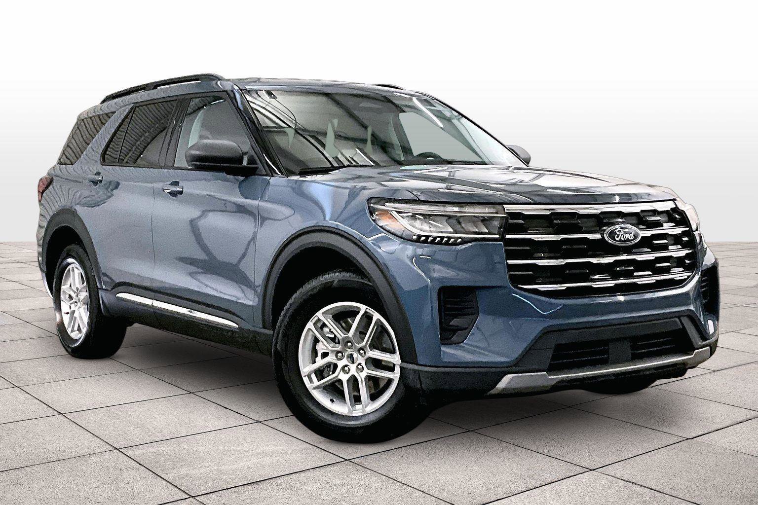 Certified 2025 Ford Explorer Active image 2