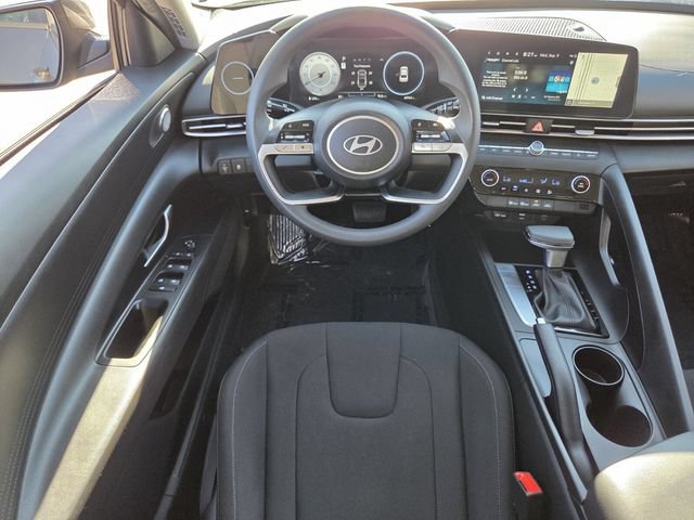 Used 2024 Hyundai Elantra SEL FWD image 13