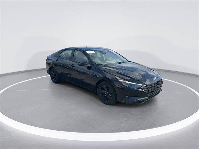 Used 2023 Hyundai Elantra SEL w/ Cargo Package image 7