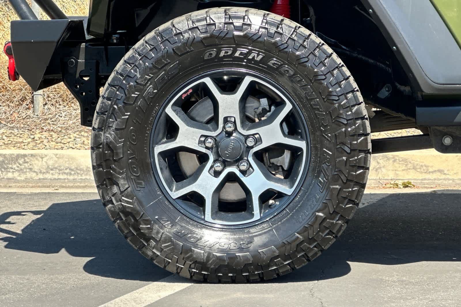 Used 2021 Jeep Wrangler Rubicon w/ Cold Weather Group AWD/4WD image 26