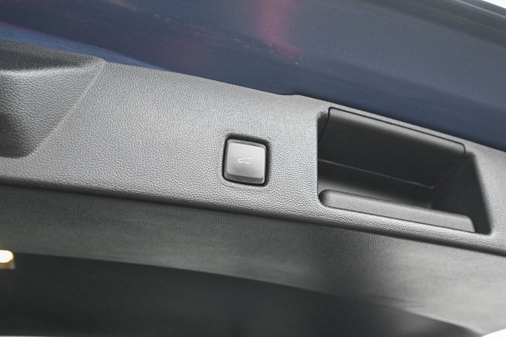 Certified 2022 Ford Escape SE w/ SE Sport Appearance Package image 17