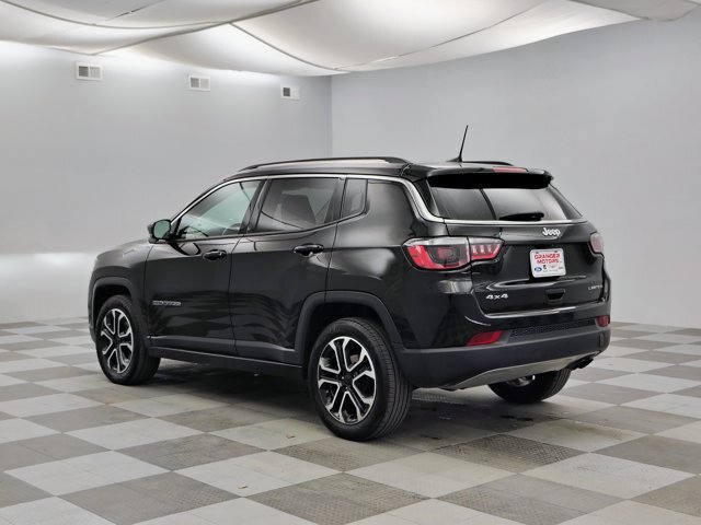 Used 2022 Jeep Compass Limited AWD/4WD image 7