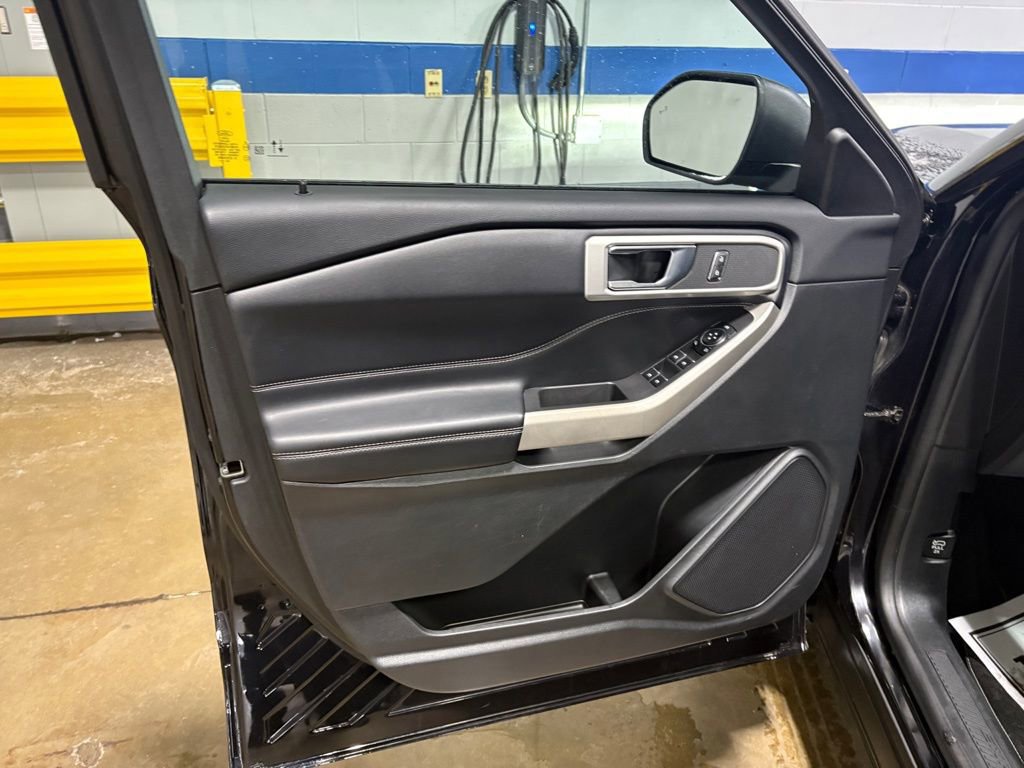 Certified 2022 Ford Explorer XLT w/ Equipment Group 202A image 21