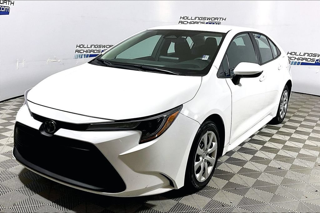 Used 2026 Toyota Corolla LE FWD image 1