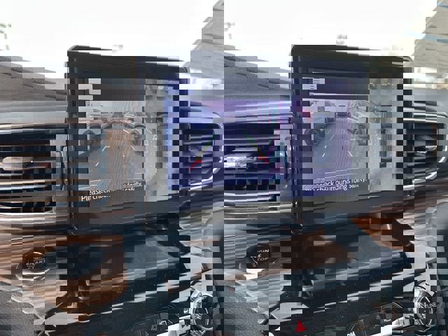 Certified 2022 Ford Explorer Limited w/ Equipment Group 301A image 7