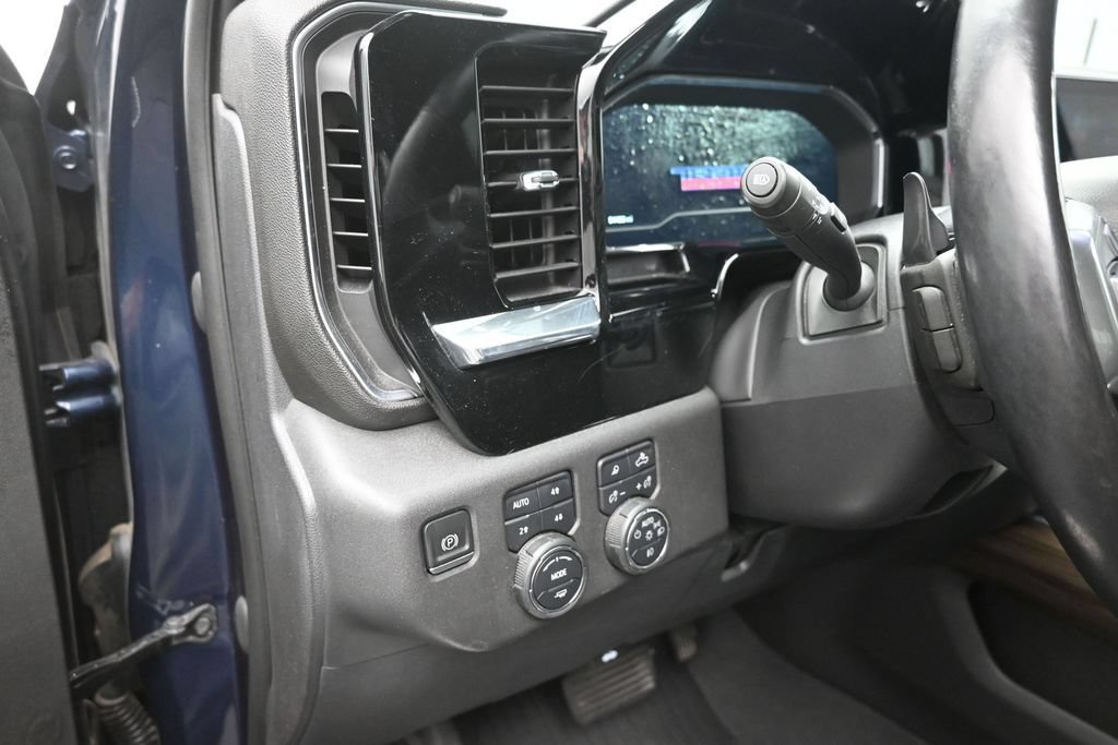 Used 2022 Chevrolet Silverado 1500 LT Trail Boss w/ LT Trail Boss Premium Package AWD/4WD image 13
