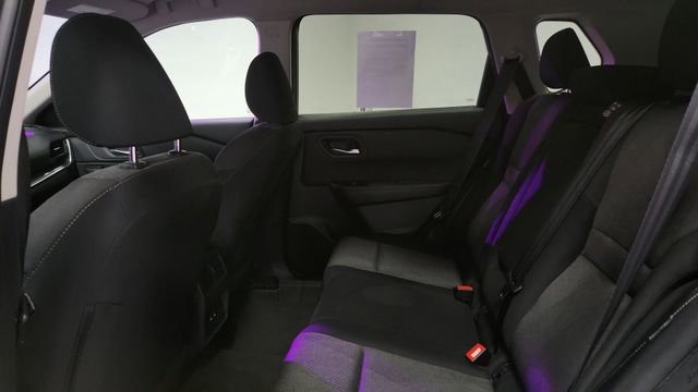 Used 2024 Nissan Rogue SV image 19