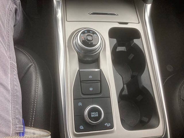 Certified 2020 Ford Explorer XLT w/ Equipment Group 202A AWD/4WD image 22