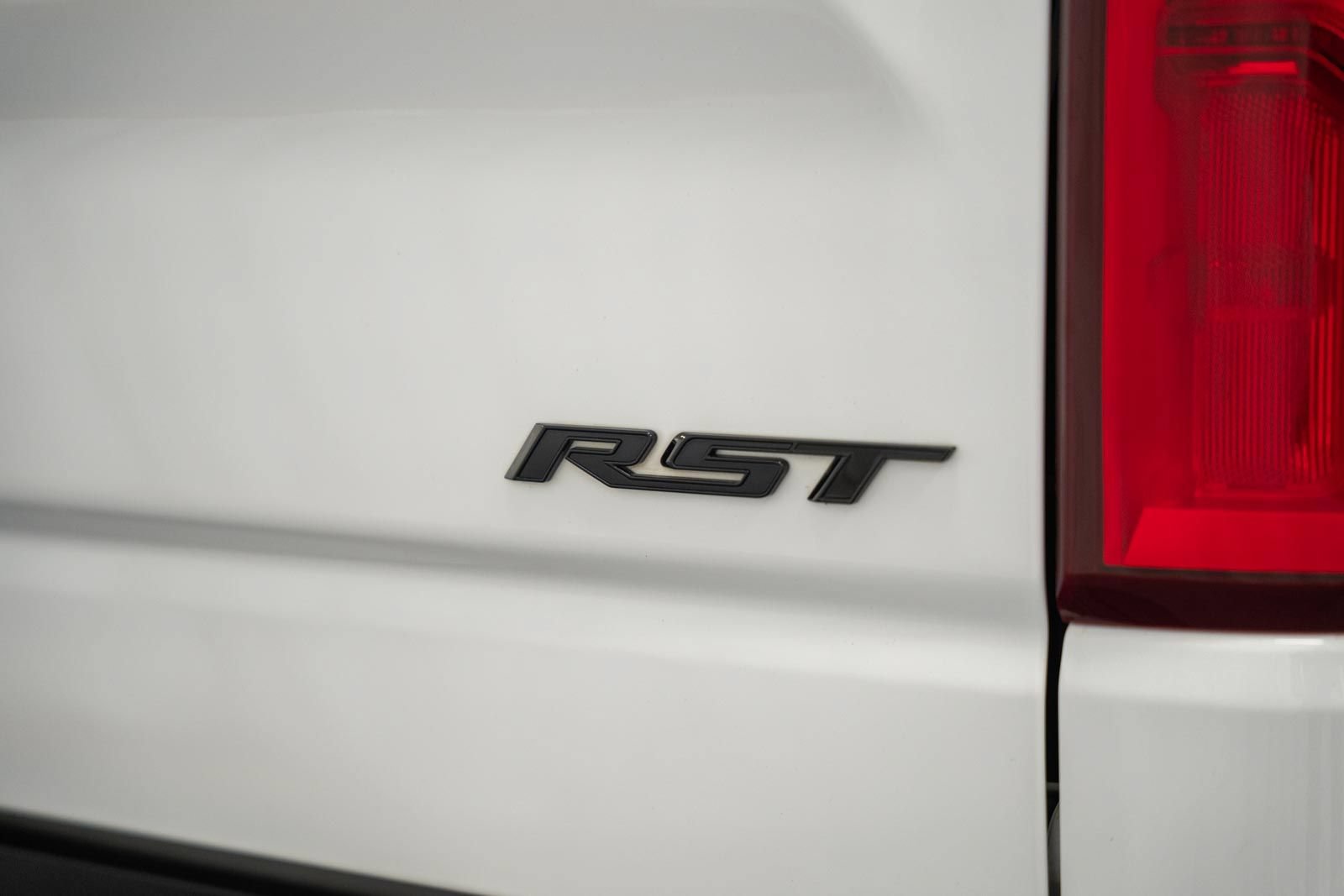 Used 2022 Chevrolet Silverado 1500 RST w/ Redline Edition AWD/4WD image 7