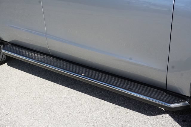 Certified 2023 Ford Expedition XLT RWD image 17