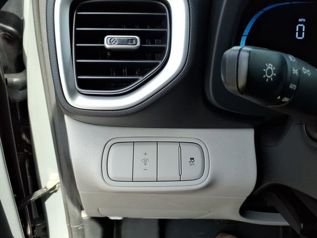 Used 2023 Hyundai Venue SEL image 20