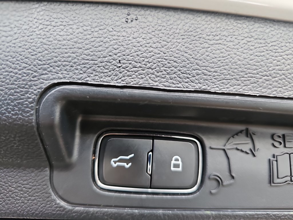 Certified 2020 Ford Explorer XLT RWD image 13