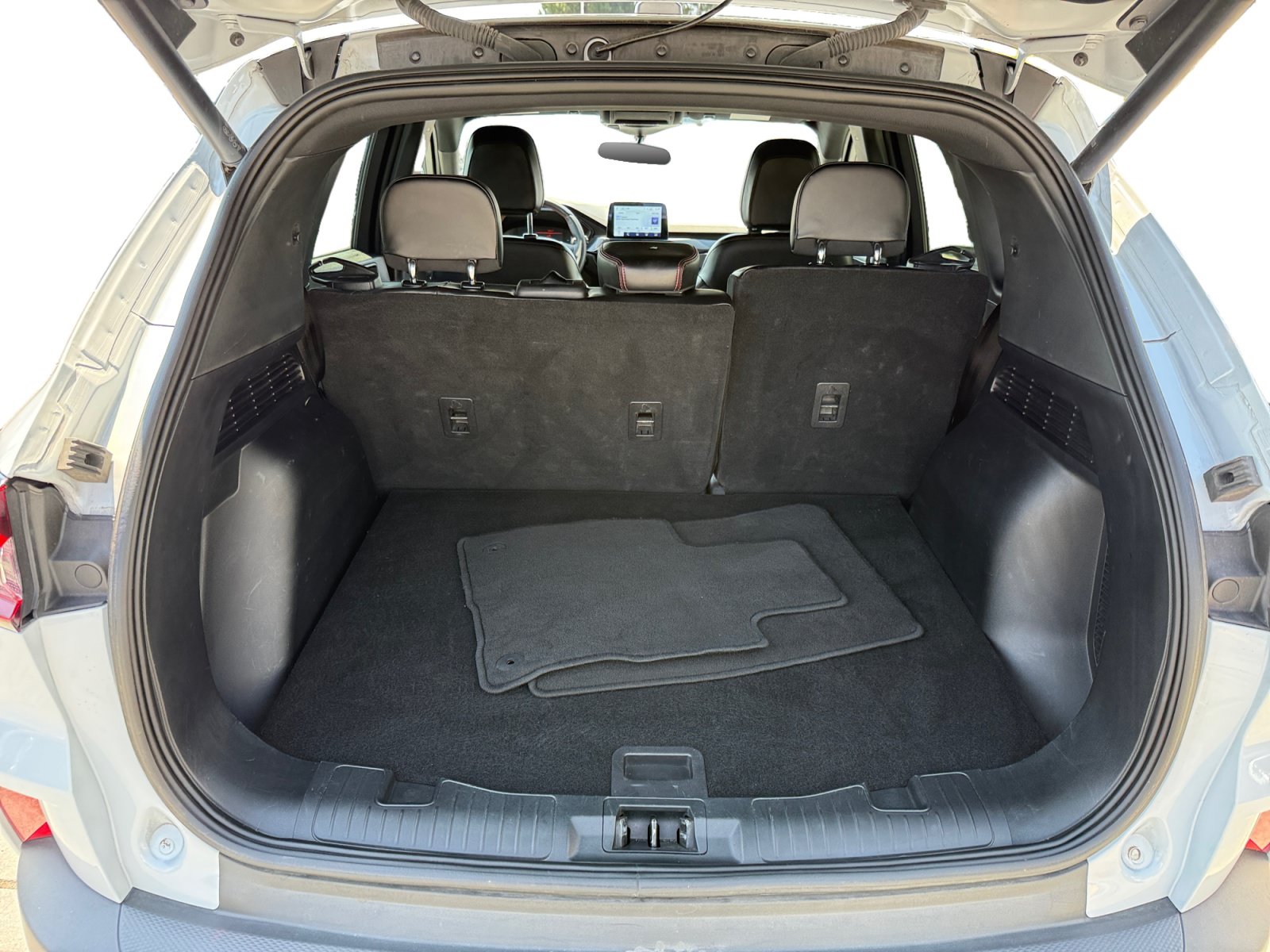 Certified 2025 Ford Escape ST-Line Select AWD/4WD image 17