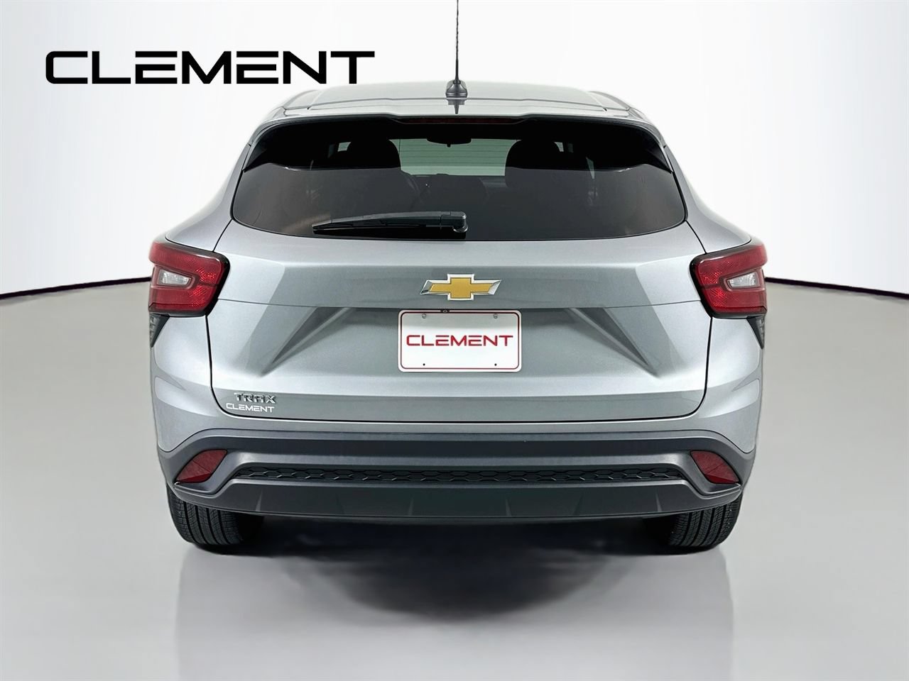 Used 2024 Chevrolet Trax LS w/ LS Convenience Package FWD image 8
