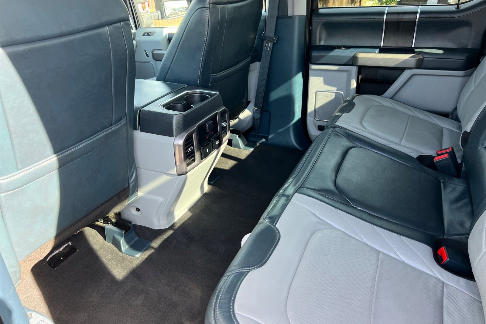 Certified 2022 Ford F250 Limited w/ FX4 Off-Road Package image 13