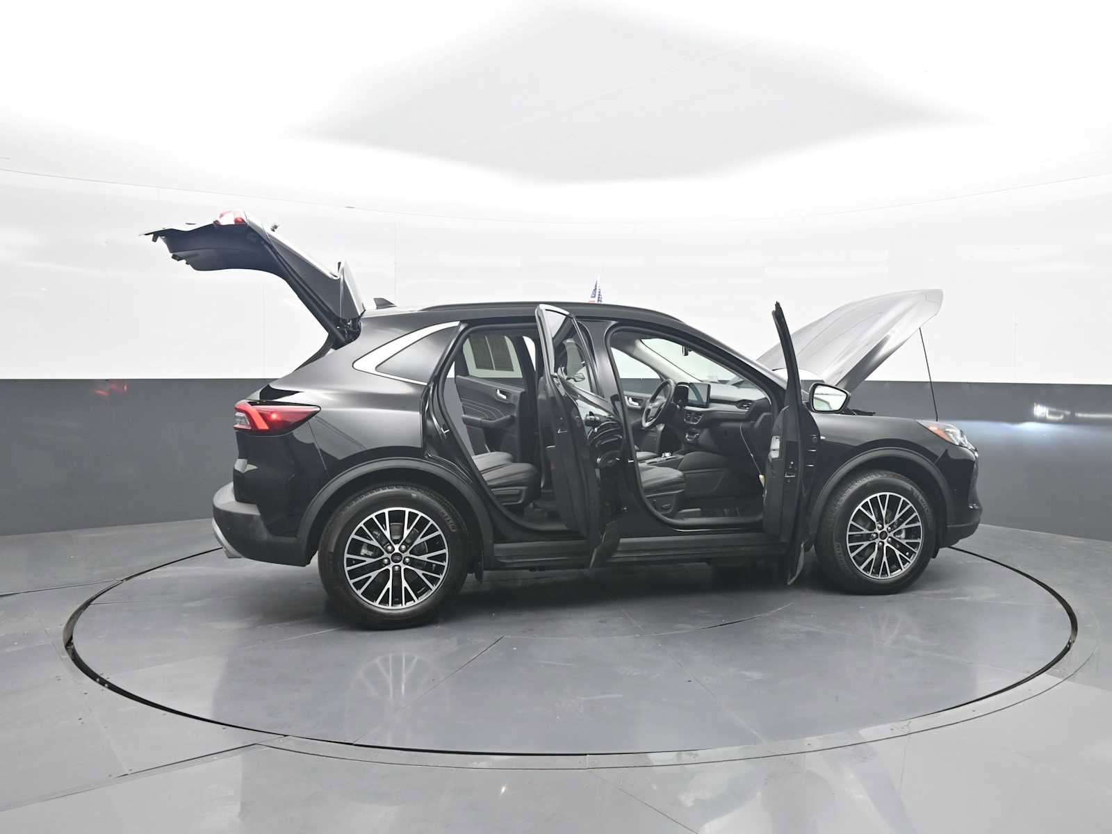 Certified 2026 Ford Escape SE w/ PHEV Premium Package FWD image 45