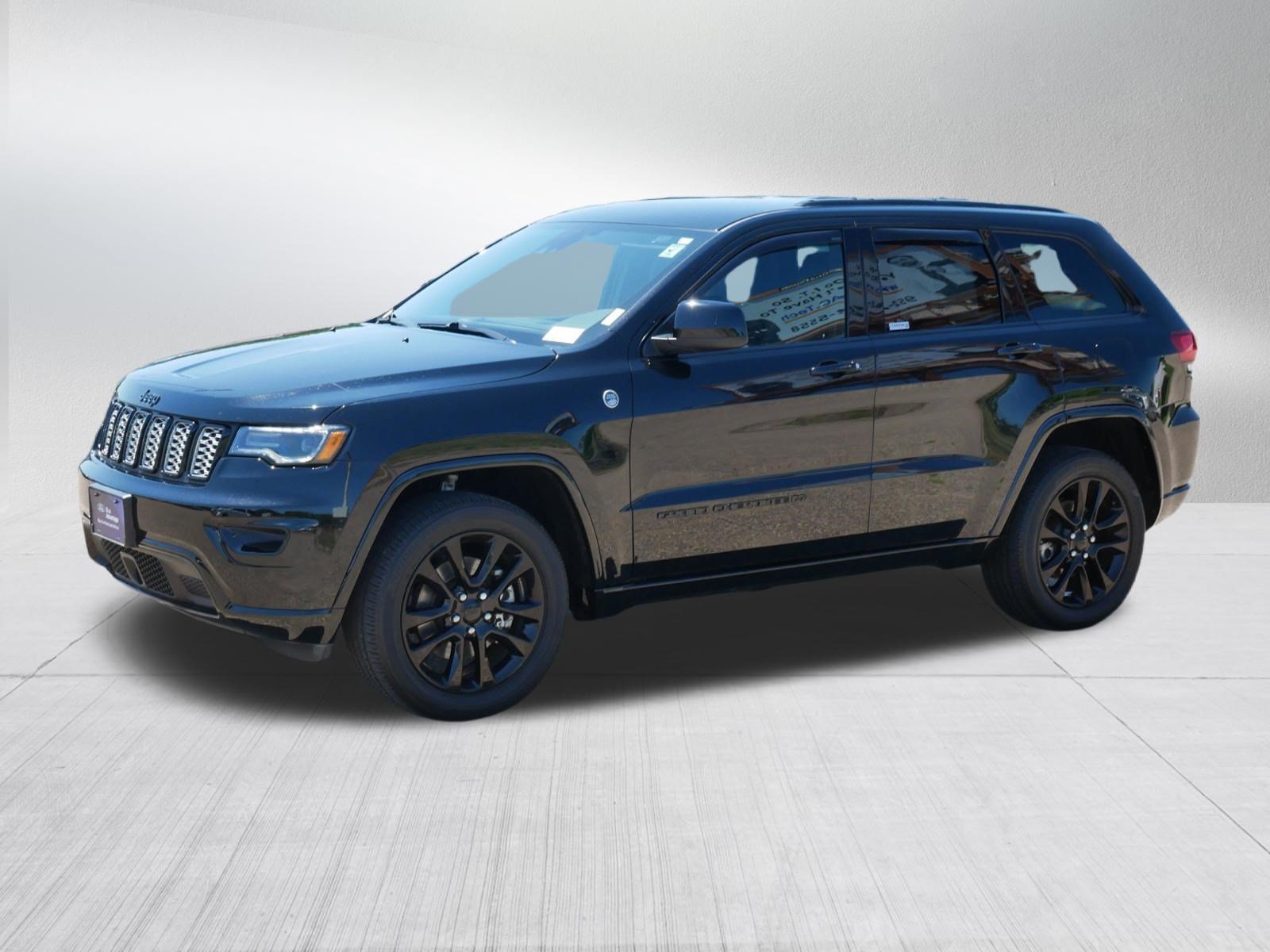 Used 2022 Jeep Grand Cherokee Laredo X AWD/4WD image 3