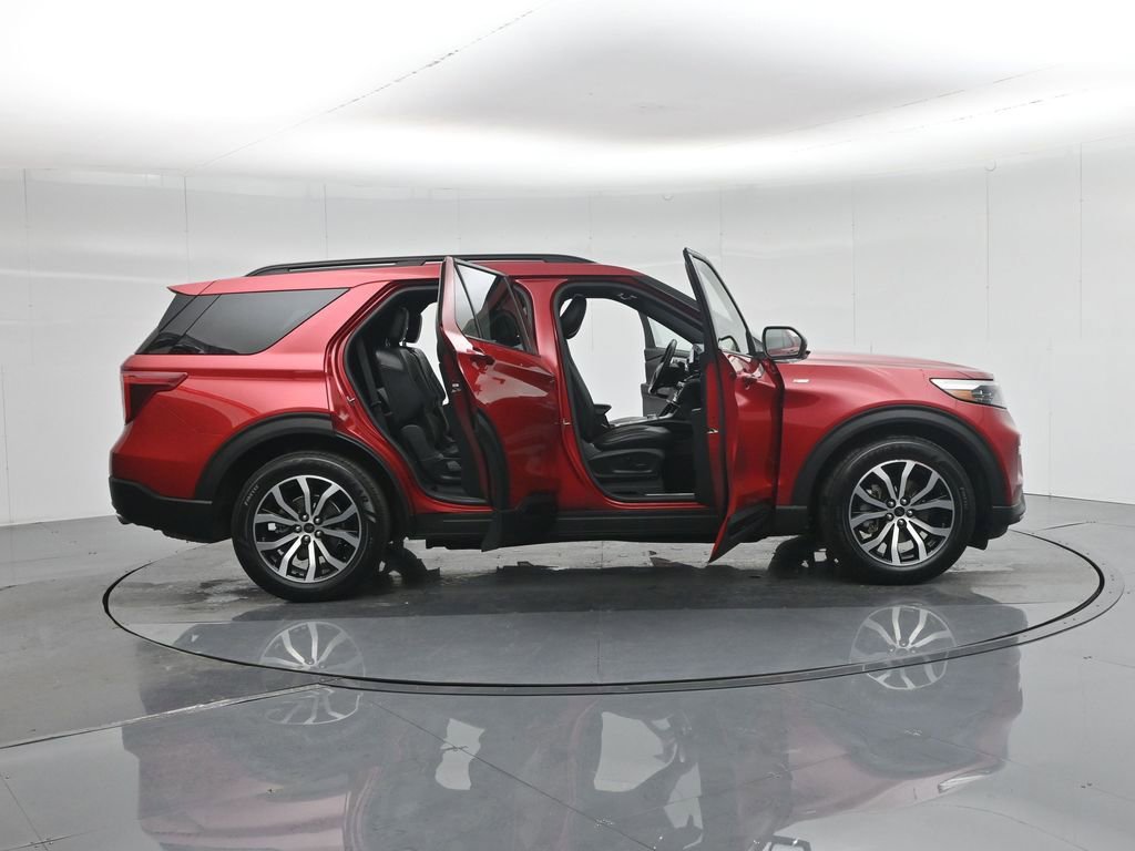 Certified 2022 Ford Explorer ST-Line w/ Class IV Trailer Tow Package image 5
