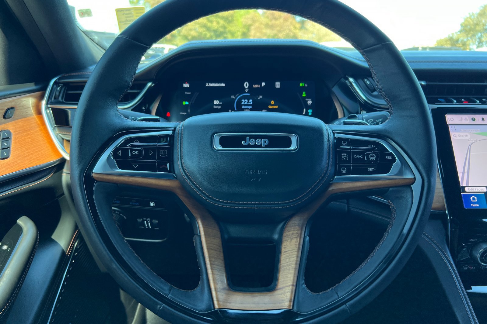 Used 2023 Jeep Grand Cherokee Summit AWD/4WD image 26