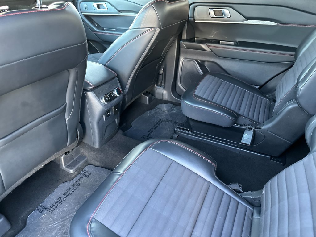 Certified 2025 Ford Explorer ST-Line AWD/4WD image 11