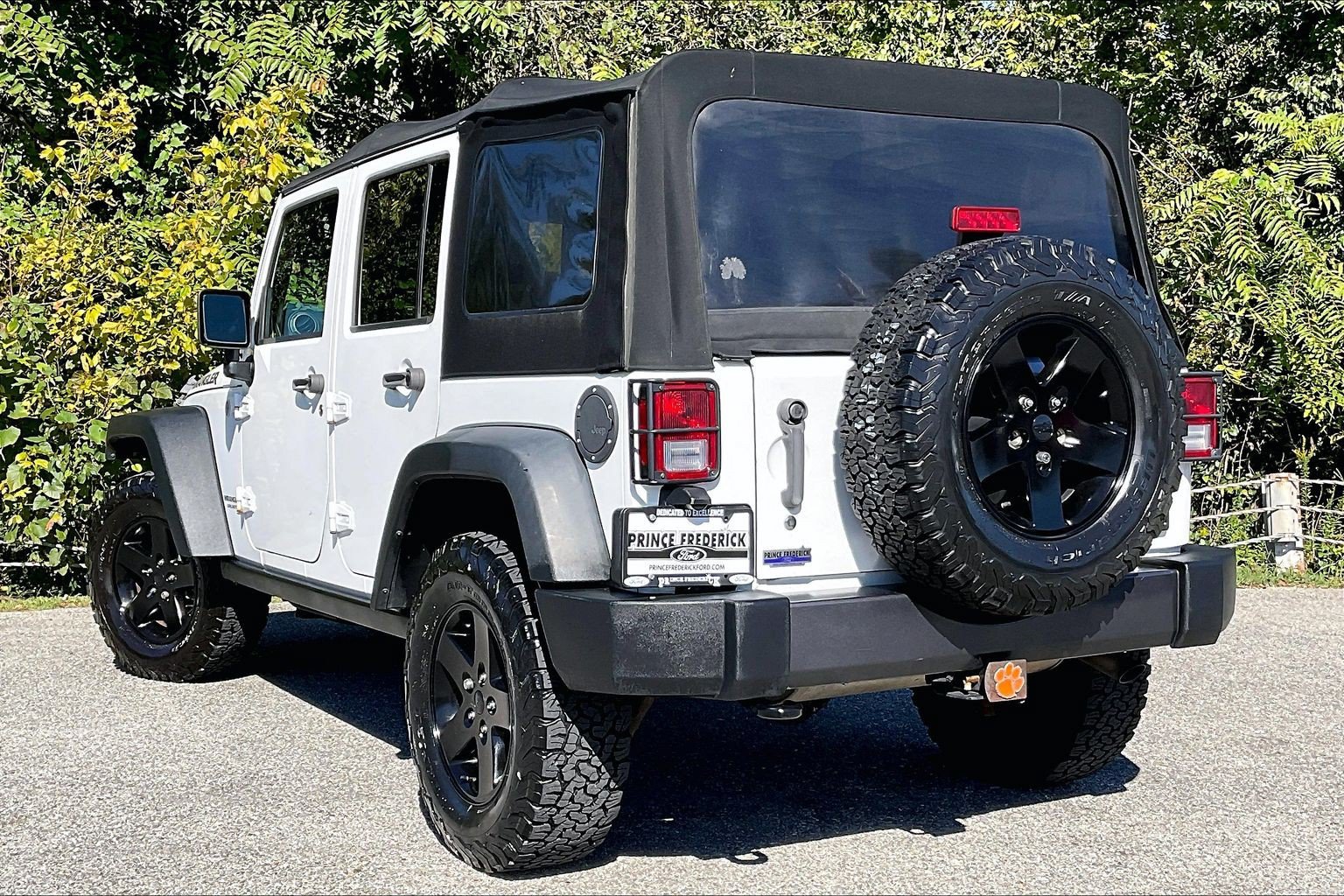 Used 2017 Jeep Wrangler Unlimited Sport AWD/4WD image 12