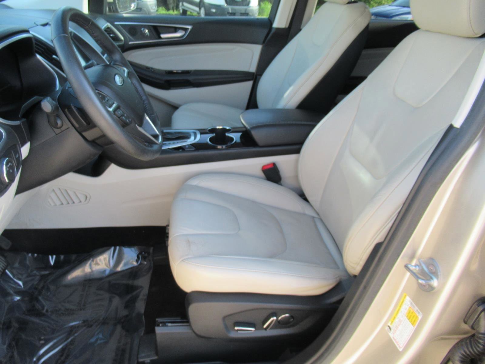 Certified 2017 Ford Edge Titanium w/ Equipment Group 301A image 17