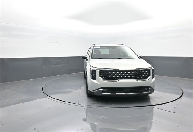 Used 2025 Kia Carnival SX Prestige image 2