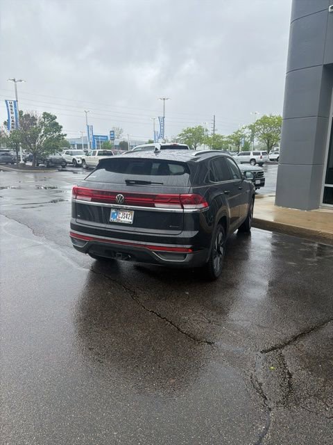 Used 2024 Volkswagen Atlas Cross Sport SE AWD/4WD image 6