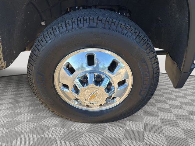 Used 2025 Chevrolet Silverado 3500 LTZ w/ LTZ Plus Package image 9