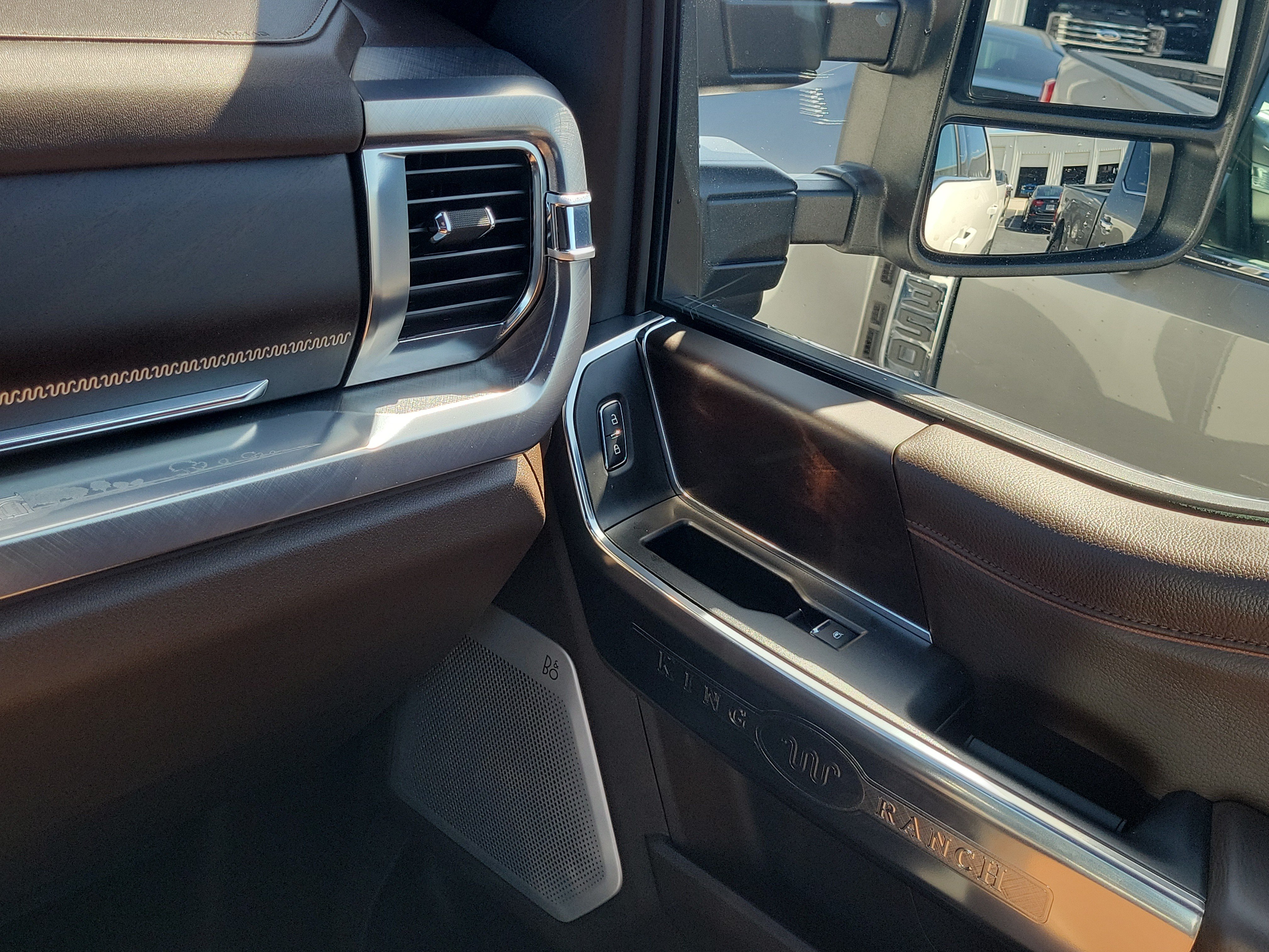 Certified 2025 Ford F250 King Ranch w/ FX4 Off-Road Package AWD/4WD image 27
