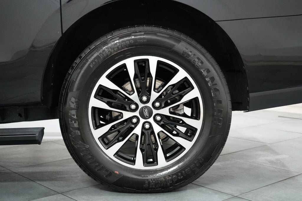 Certified 2025 Ford Expedition Max Platinum AWD/4WD image 36