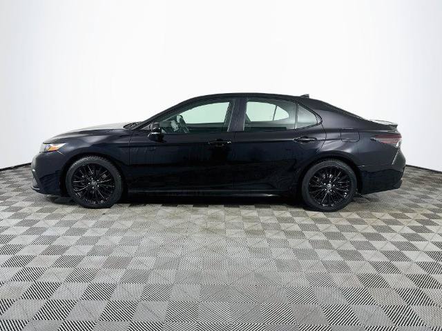 Used 2022 Toyota Camry SE w/ Convenience Package FWD image 4