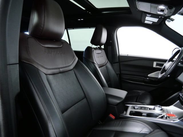Certified 2023 Ford Explorer Platinum w/ Technology Package AWD/4WD image 12