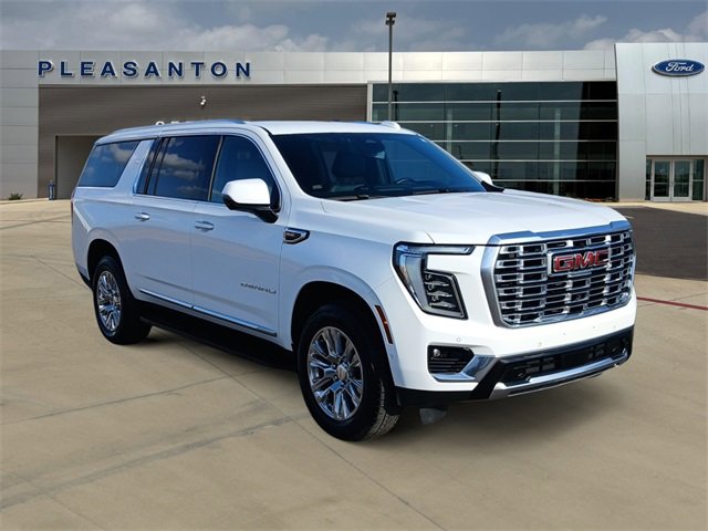 Used 2025 GMC Yukon XL Denali image 7