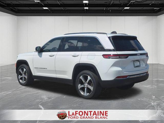 Used 2023 Jeep Grand Cherokee Limited w/ Trailer Tow Prep Group (B) AWD/4WD image 3