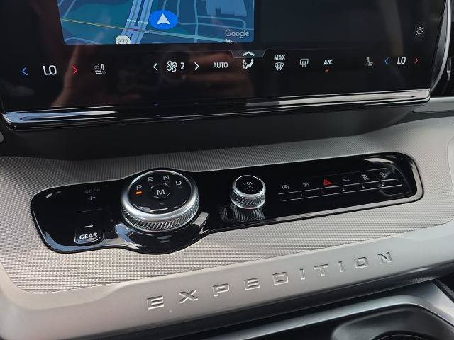 Certified 2025 Ford Expedition Active AWD/4WD image 36