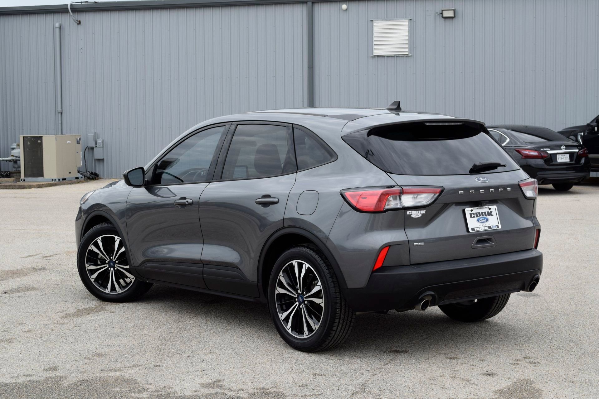 Certified 2022 Ford Escape SE w/ SE Sport Appearance Package image 8