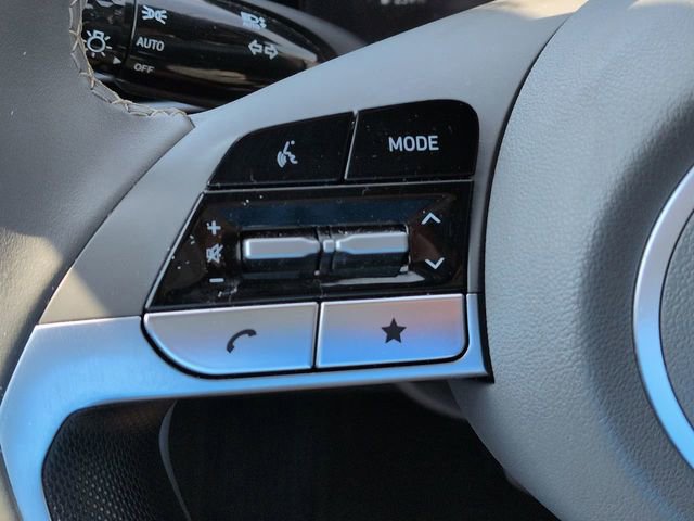 Used 2025 Hyundai Elantra SEL image 31