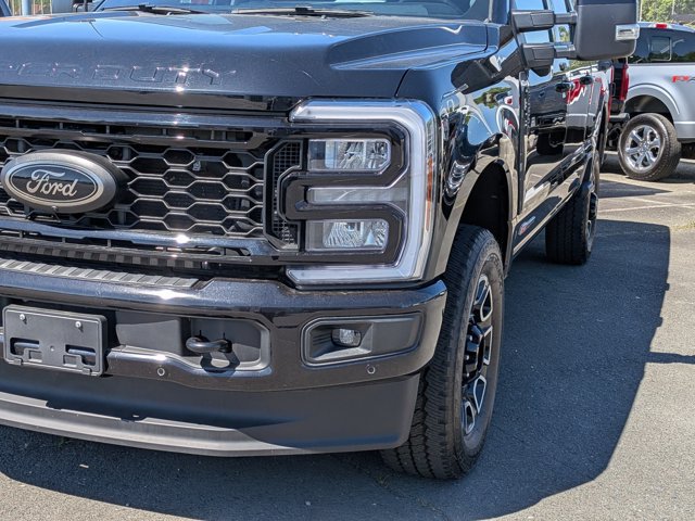 Certified 2025 Ford F250 Lariat w/ Lariat Ultimate Package AWD/4WD image 10