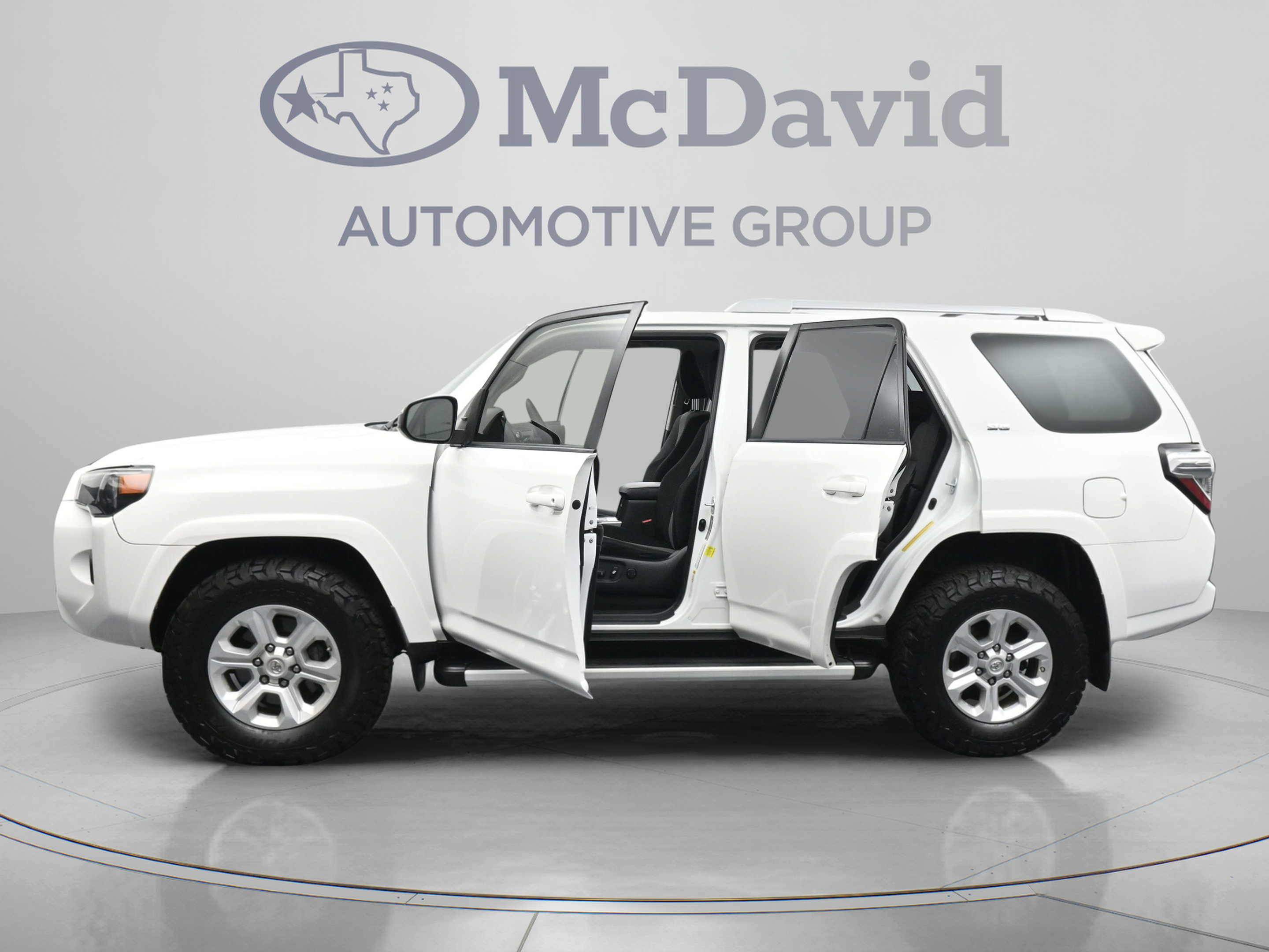 Used 2018 Toyota 4Runner SR5 AWD/4WD image 41
