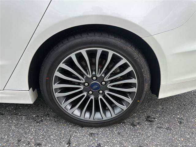 Certified 2017 Ford Fusion Platinum FWD image 28