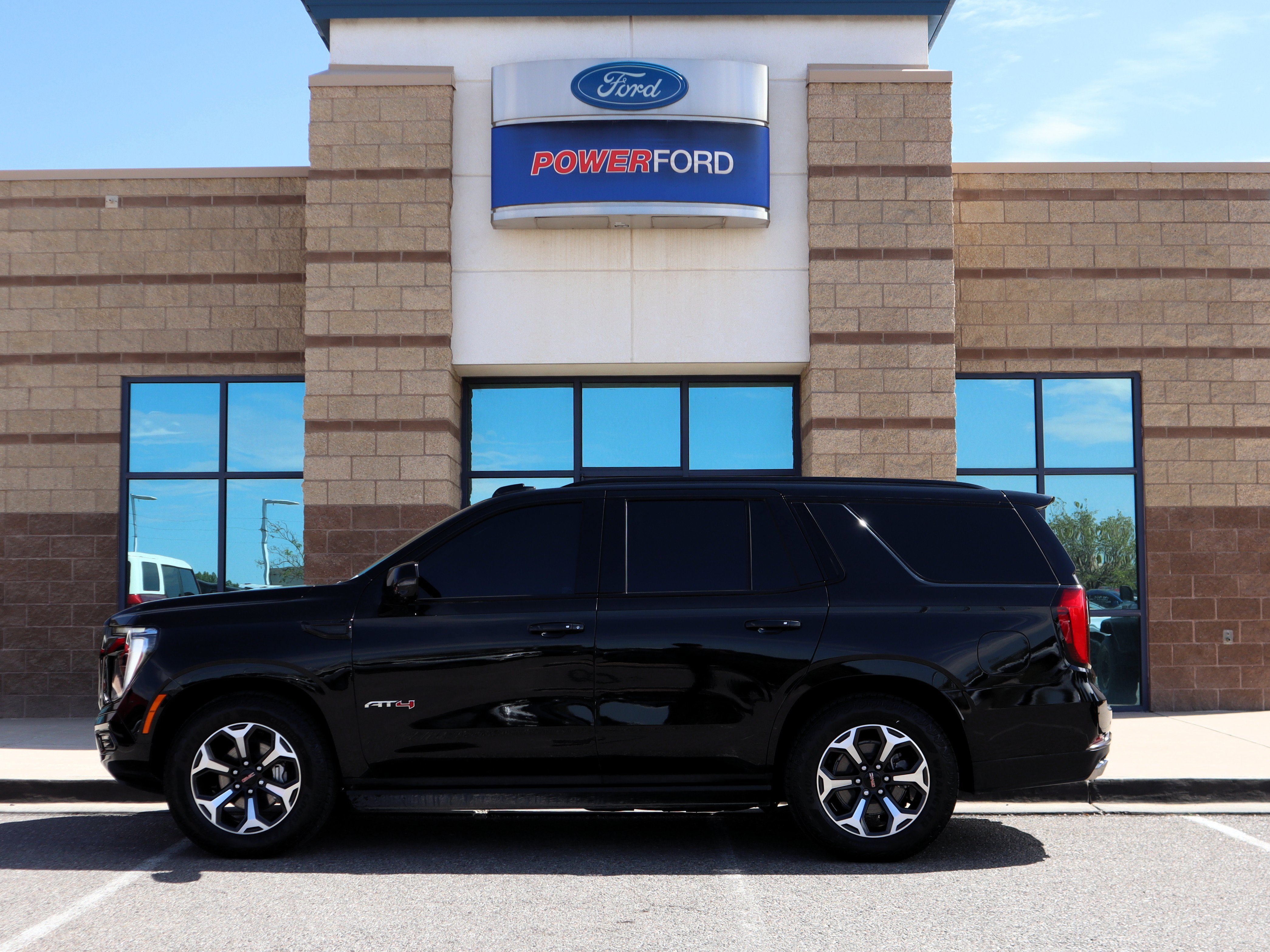 Used 2026 GMC Yukon AT4 Ultimate AWD/4WD image 9