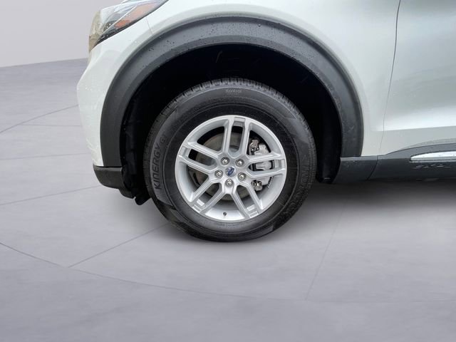 Certified 2025 Ford Explorer Active AWD/4WD image 9